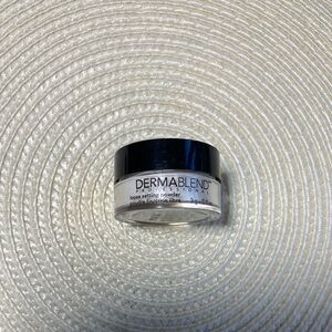Dermablend Loose Setting Powder 3 g -0.11oz dlx Sple size
